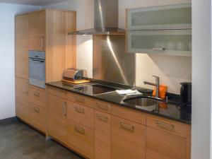 Kuchyň nebo kuchyňský kout v ubytování Apartment Zur Matte B-1 by Interhome