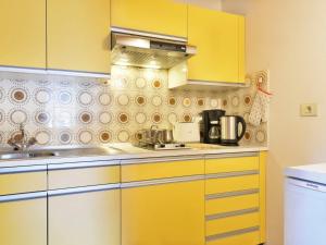 O bucătărie sau chicinetă la Apartment Costanzi by Interhome