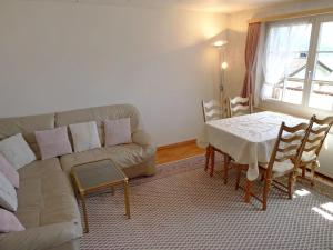 Posezení v ubytování Apartment Beau Site-2 by Interhome