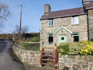 Gallery image of Mill Cottage in Llanddeiniol