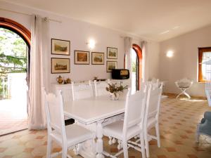Restaurant ou autre lieu de restauration dans l'établissement Apartment Amalasunta by Interhome