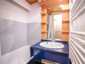 Koupelna v ubytování Apartment Jettay Aigle 17 by Interhome