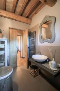 A bathroom at Holiday Home Erbe by Interhome