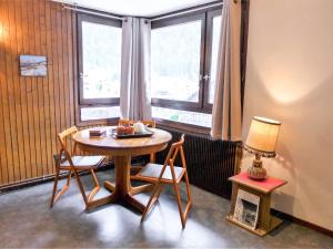 Gallery image of Apartment L'Aiguille du Midi-2 by Interhome in Chamonix
