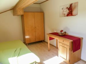 Posezení v ubytování Apartment Haslinghof by Interhome