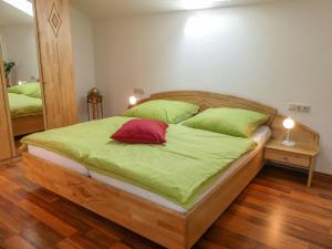 Postel nebo postele na pokoji v ubytování Apartment Haslinghof by Interhome