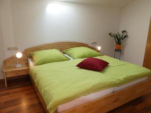 Postel nebo postele na pokoji v ubytování Apartment Haslinghof by Interhome