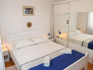 Postel nebo postele na pokoji v ubytování Apartment Ana-1 by Interhome + 11 fotografií