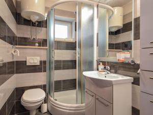 Koupelna v ubytování Apartment Ana-1 by Interhome