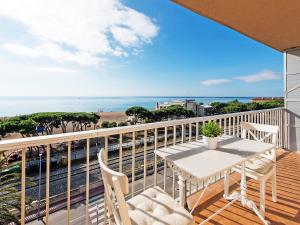 ระเบียงหรือลานระเบียงของ Apartment Paisos Catalans by Interhome