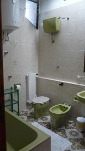 A bathroom at Villa Lena - Le Conchiglie