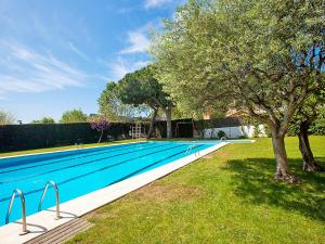 The swimming pool at or close to Apartment Edificio Blanqueries by Interhome