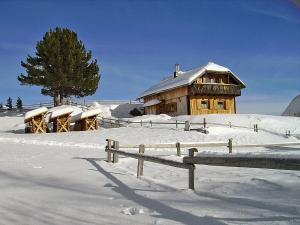Holiday Home Weissmann by Interhome v zime