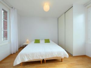 Ένα ή περισσότερα κρεβάτια σε δωμάτιο στο Villa Villa by Interhome