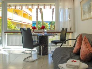 Ruang duduk di Apartment Residenza Lido Apparment 8 by Interhome