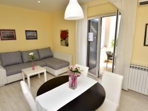 Posezení v ubytování Apartment Marija-1 by Interhome