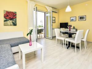 TV a/nebo společenská místnost v ubytování Apartment Marija-1 by Interhome