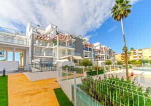 Kép Apartamento Victoria Playa III con una gran terraza szállásáról Deniában a galériában