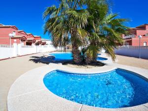 Basen w obiekcie Holiday Home Luz del Sol by Interhome lub w pobliżu