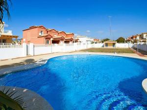 Basen w obiekcie Holiday Home Luz del Sol by Interhome lub w pobliżu