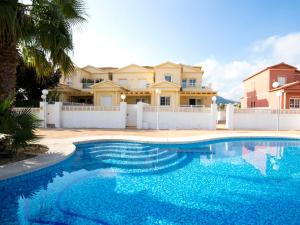 Basen w obiekcie Holiday Home Luz del Sol by Interhome lub w pobliżu
