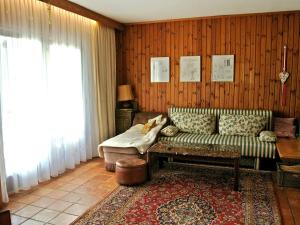 Posezení v ubytování Holiday Home Rustika by Interhome