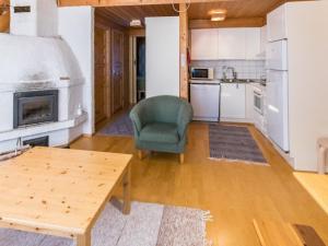 Køkken eller tekøkken på Holiday Home Tunturinvieri k3 by Interhome
