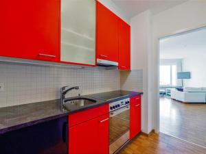 Kjøkken eller kjøkkenkrok på Apartment Double Room Classic-1 by Interhome