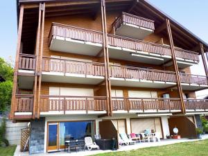 Balkón nebo terasa v ubytování Apartment Fénestral R01 by Interhome