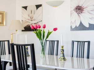 Φωτογραφία από το άλμπουμ του Apartment Puerto Paraíso by Interhome σε Εστεπόνα