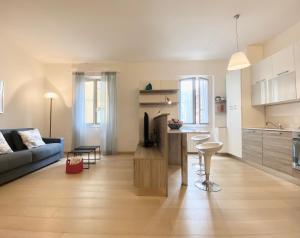 A kitchen or kitchenette at CasaViva-Lovely Bilo in Santa with AC