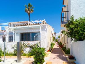 Fotografie z fotogalerie ubytování Apartment Avenida del Pirata by Interhome v destinaci Estepona