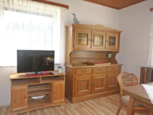TV/Unterhaltungsangebot in der Unterkunft Holiday Home Berg by Interhome