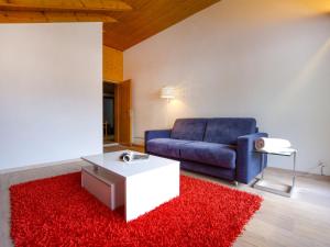 Posezení v ubytování Apartment Granit-5 by Interhome + 22 fotografií