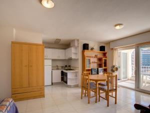 Nhà bếp/bếp nhỏ tại Apartment Marina Sol by Interhome