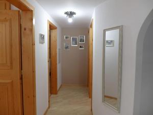Fotografie z fotogalerie ubytování Apartment Chesa Fuolla Verda A8 by Interhome v destinaci Celerina