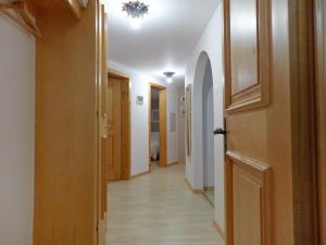 Fotografie z fotogalerie ubytování Apartment Chesa Fuolla Verda A8 by Interhome v destinaci Celerina