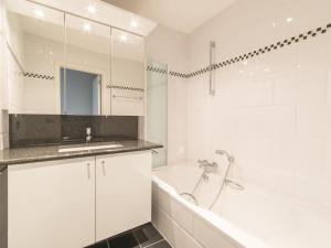 Koupelna v ubytování Apartment Duplex by Interhome + 10 fotografií