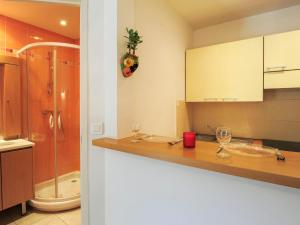 Um banheiro em Apartment L'Oasis by Interhome