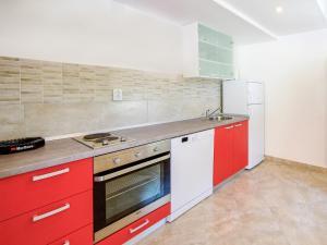 Dapur atau dapur kecil di Holiday Home Madera by Interhome