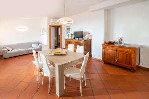 A seating area at Resort Orizzonti