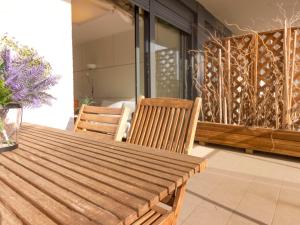 A seating area at Apartment Goleta-2 by Interhome