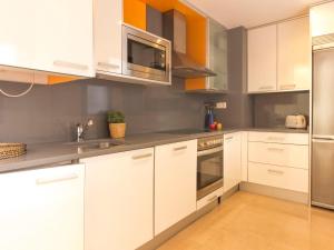 A kitchen or kitchenette at Apartment Goleta-2 by Interhome