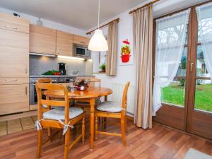 Kuchyň nebo kuchyňský kout v ubytování Apartment Wohnung 5 - Am Sonneneck by Interhome + 5 fotografií