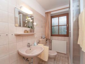 Koupelna v ubytování Apartment Wohnung 5 - Am Sonneneck by Interhome