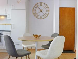 Kuchyň nebo kuchyňský kout v ubytování Apartment Le Mans by Interhome + 15 fotografií