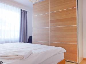 Postel nebo postele na pokoji v ubytování Apartment Le Mans by Interhome