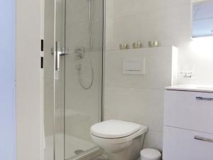 Koupelna v ubytování Apartment Le Mans by Interhome