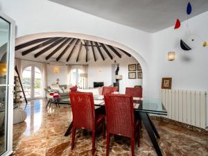 Posezení v ubytování Villa Los Buhitos by Interhome