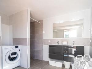 Koupelna v ubytování Villa Los Buhitos by Interhome